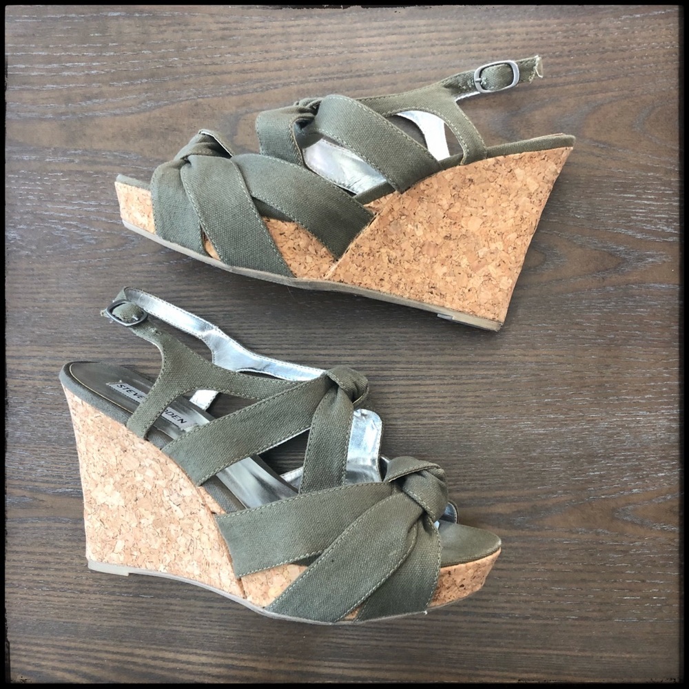 Gorgeous Steve Madden Platform Wedge Sanda